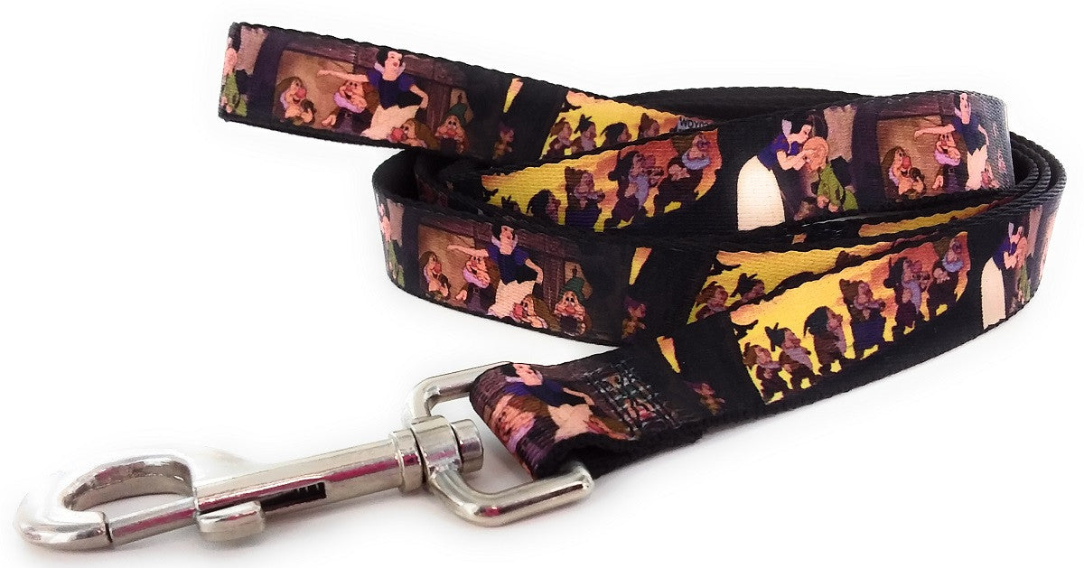Snow White and Seven Dwarfs Scene Wrap Pet Leash