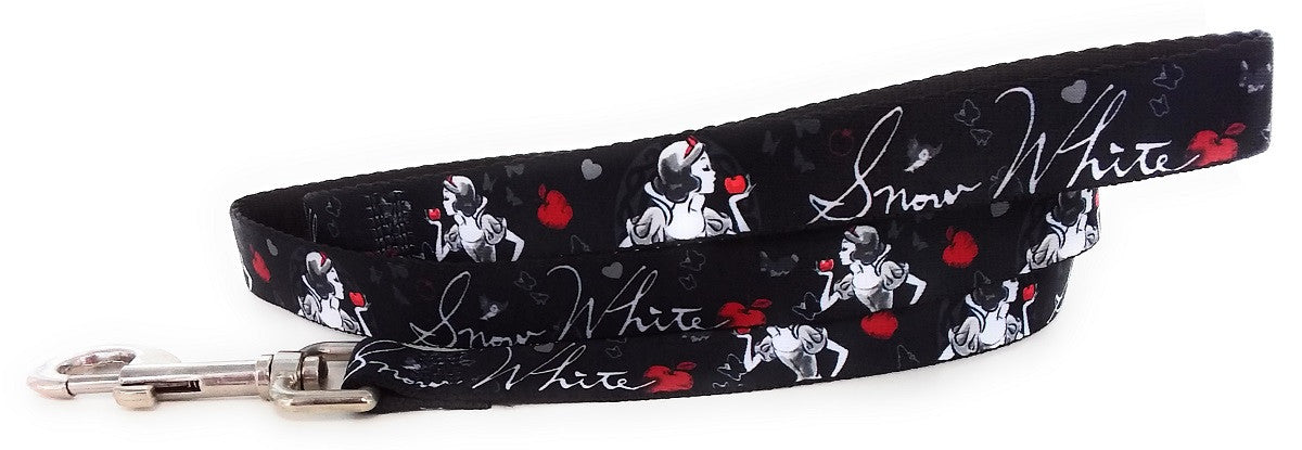 Snow White Apple Wrap 4 Foot Pet Leash