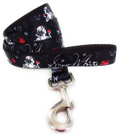 Snow White Apple Wrap 4 Foot Pet Leash